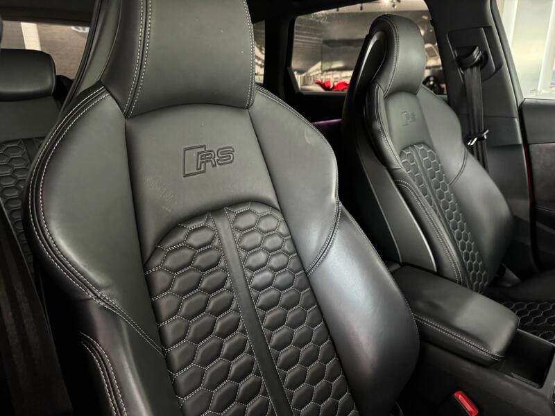 AUDI RS4