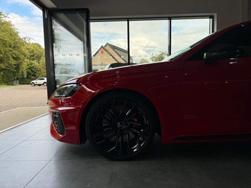 AUDI RS4