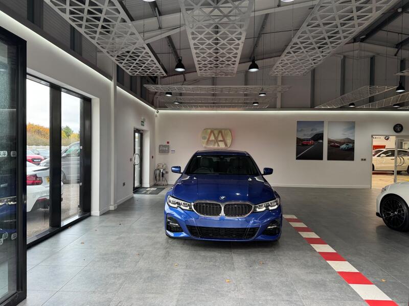 BMW 3 SERIES