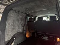 VOLKSWAGEN TRANSPORTER KOMBI