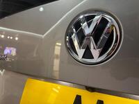 VOLKSWAGEN TRANSPORTER KOMBI