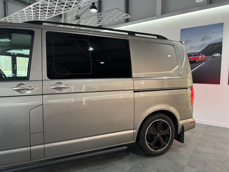 VOLKSWAGEN TRANSPORTER KOMBI