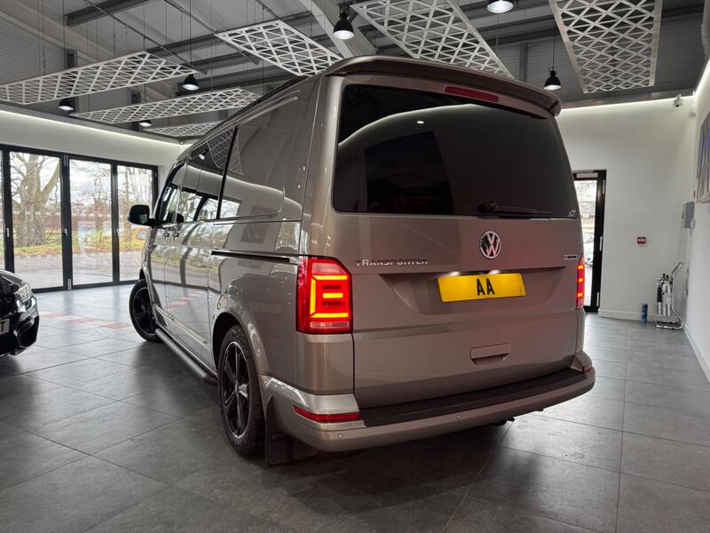 VOLKSWAGEN TRANSPORTER KOMBI