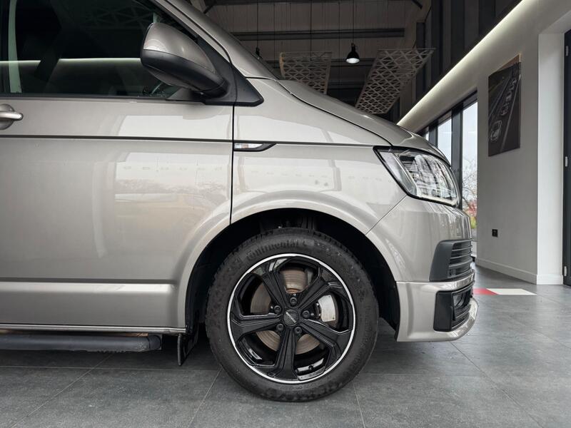 VOLKSWAGEN TRANSPORTER KOMBI