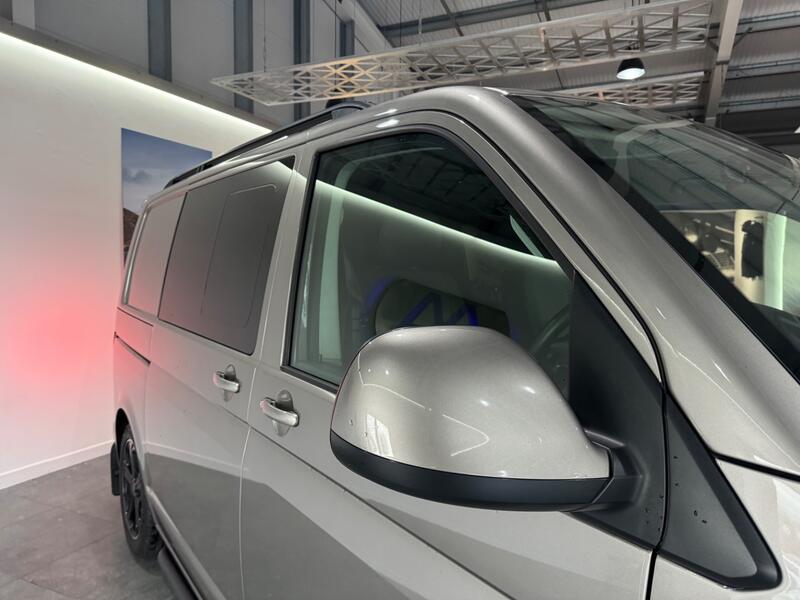 VOLKSWAGEN TRANSPORTER KOMBI