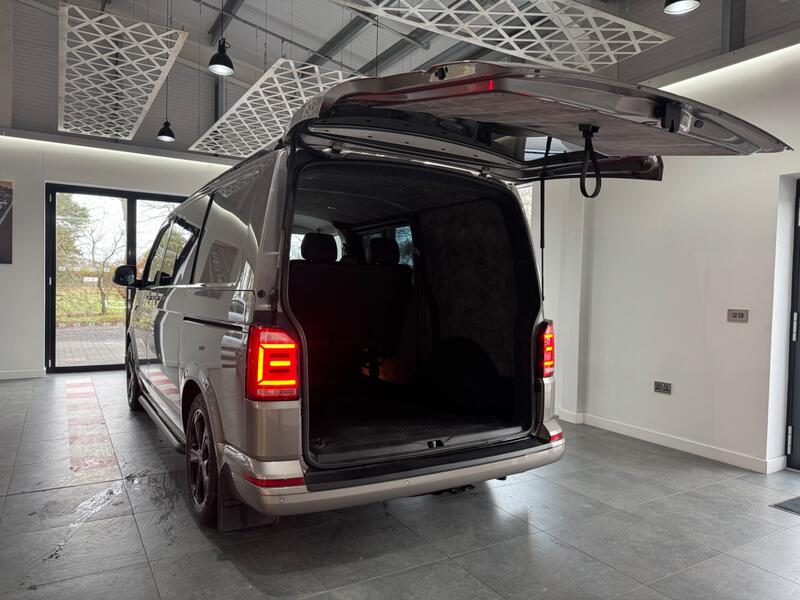 VOLKSWAGEN TRANSPORTER KOMBI