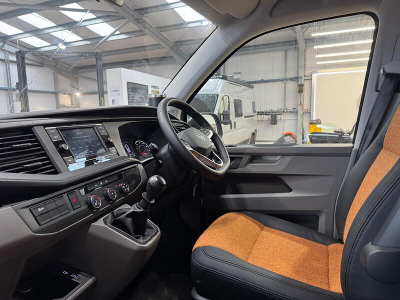 VOLKSWAGEN TRANSPORTER