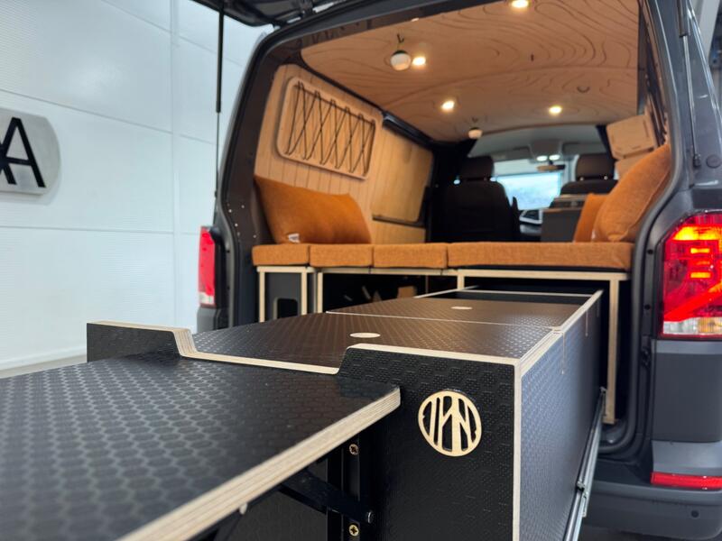 VOLKSWAGEN TRANSPORTER