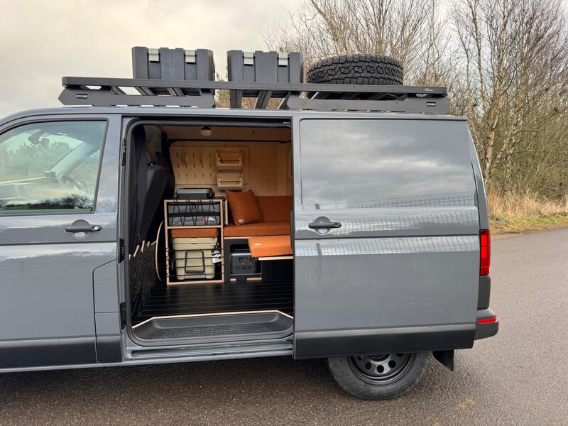VOLKSWAGEN TRANSPORTER