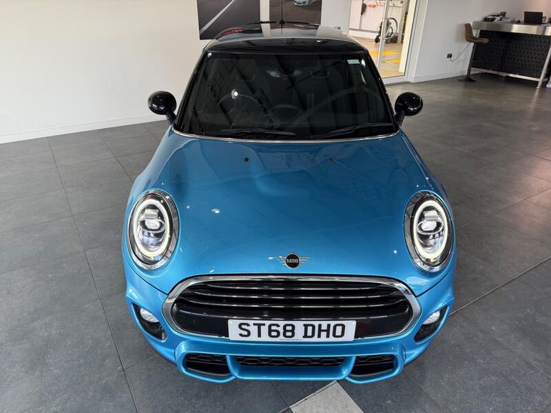 MINI HATCH