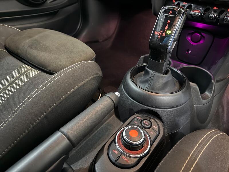 MINI HATCH