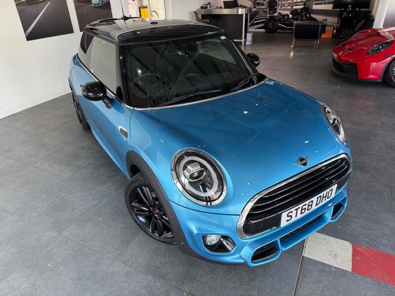 MINI HATCH