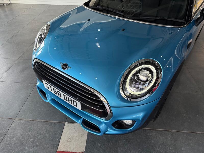 MINI HATCH
