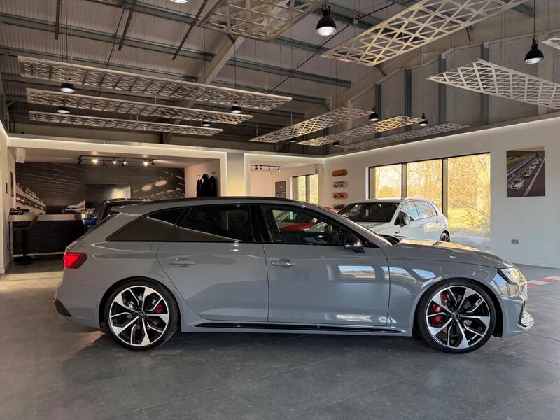AUDI RS4