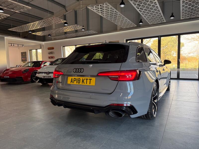 AUDI RS4