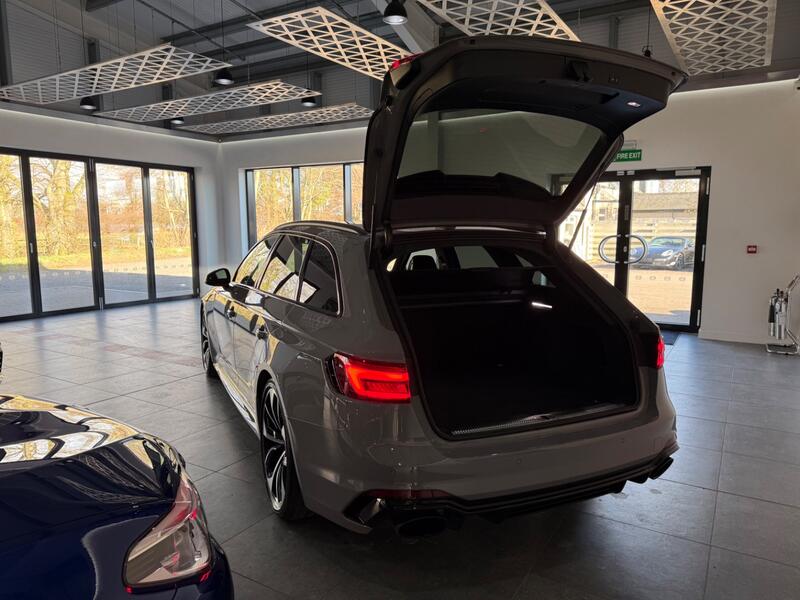 AUDI RS4