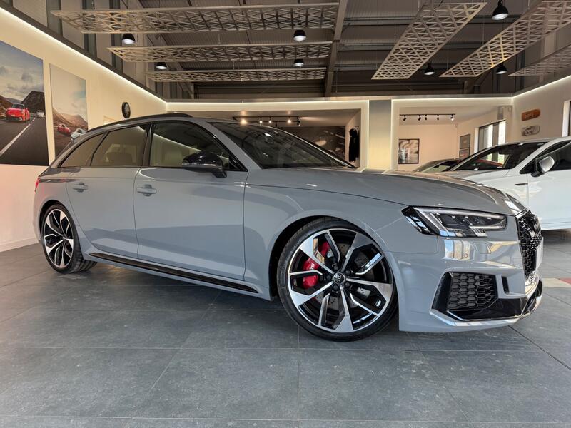 AUDI RS4