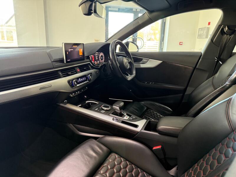 AUDI RS4