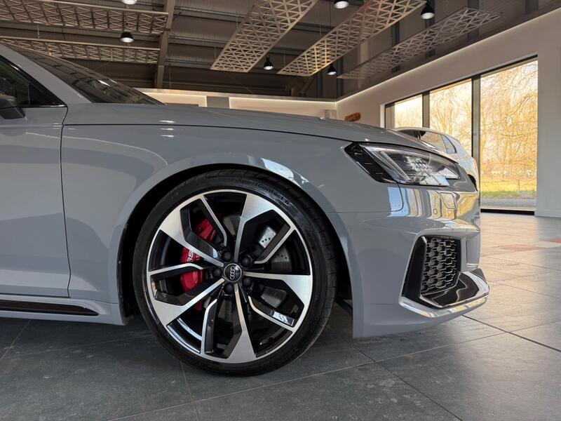 AUDI RS4