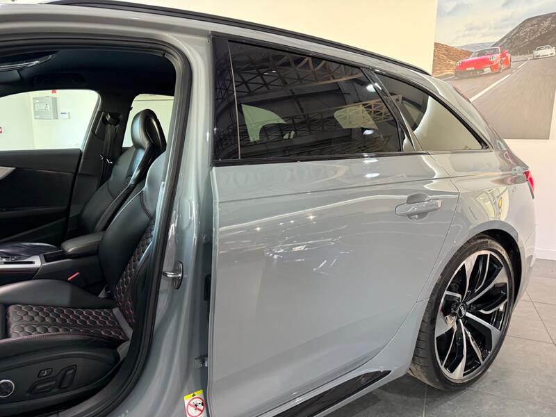 AUDI RS4