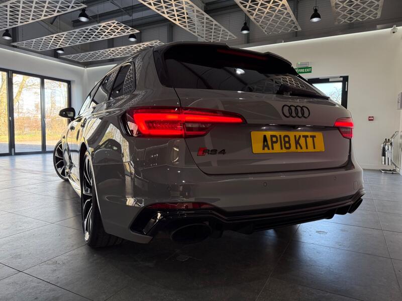 AUDI RS4