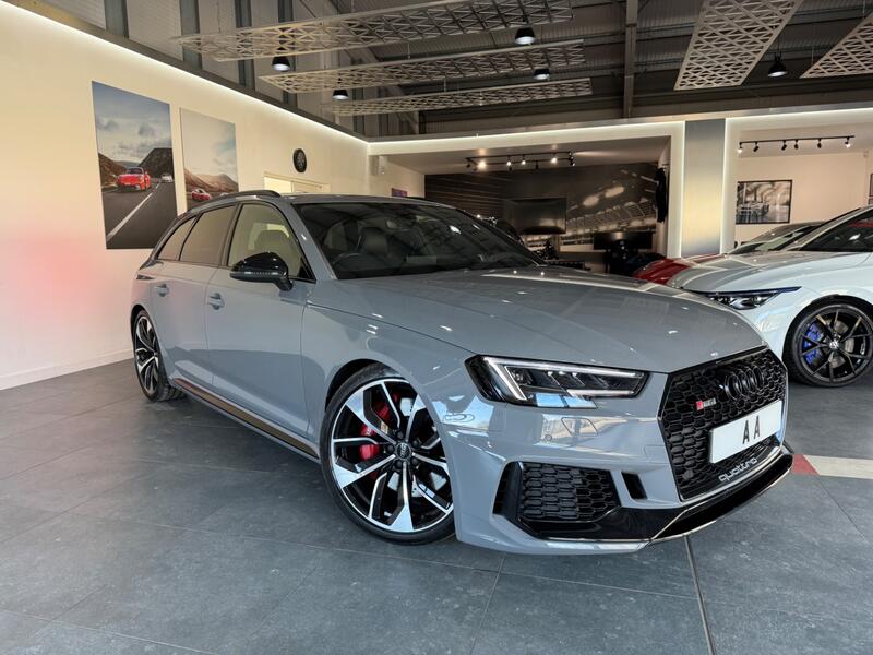 AUDI RS4