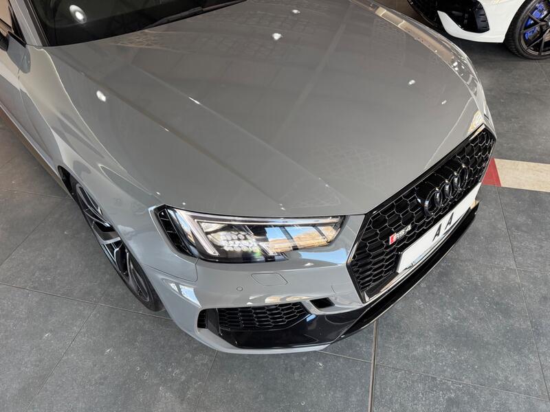 AUDI RS4