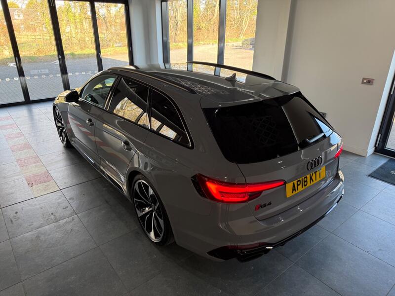 AUDI RS4