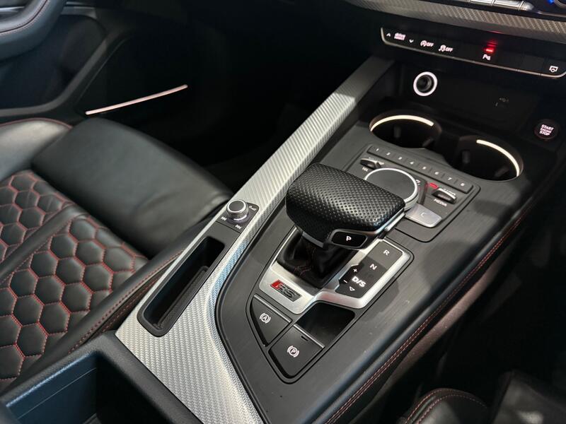 AUDI RS4