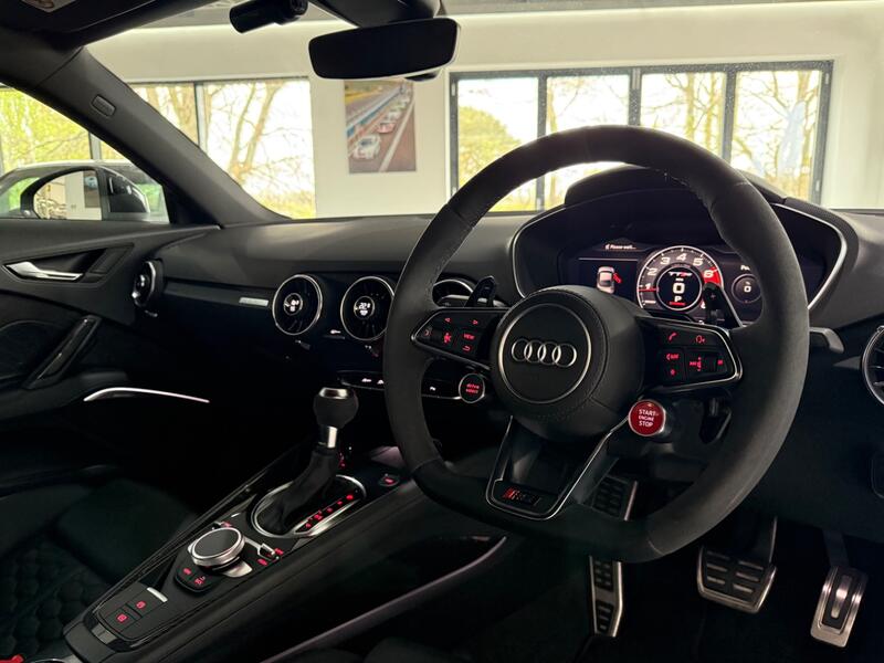 AUDI TT RS