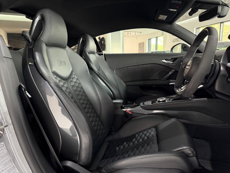AUDI TT RS
