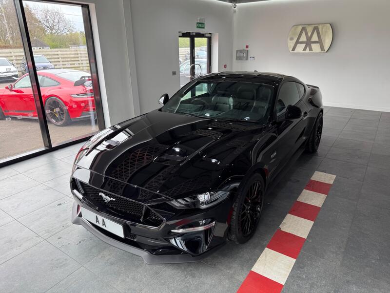 FORD MUSTANG