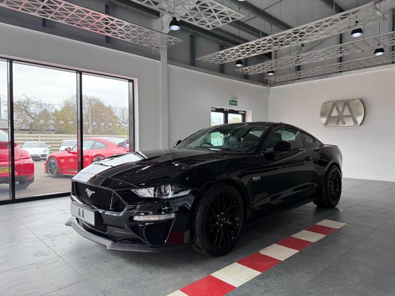 FORD MUSTANG