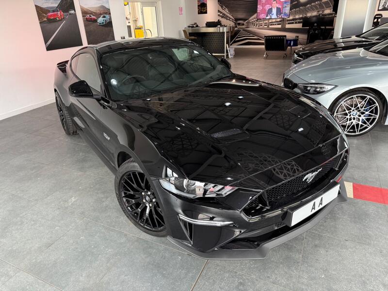 FORD MUSTANG