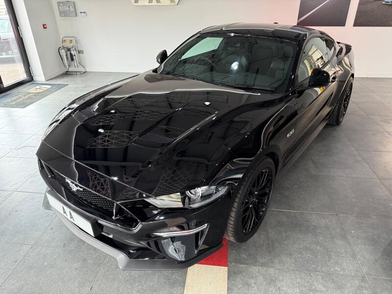 FORD MUSTANG