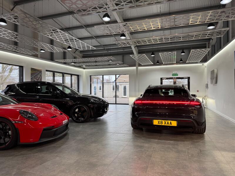 PORSCHE TAYCAN