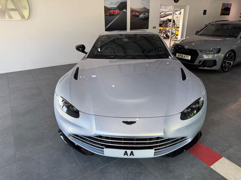 ASTON MARTIN VANTAGE