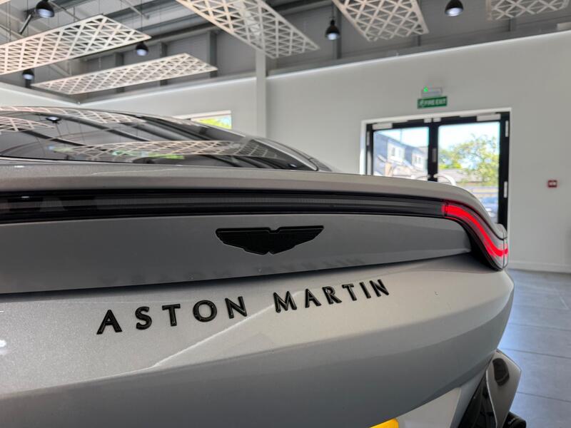 ASTON MARTIN VANTAGE