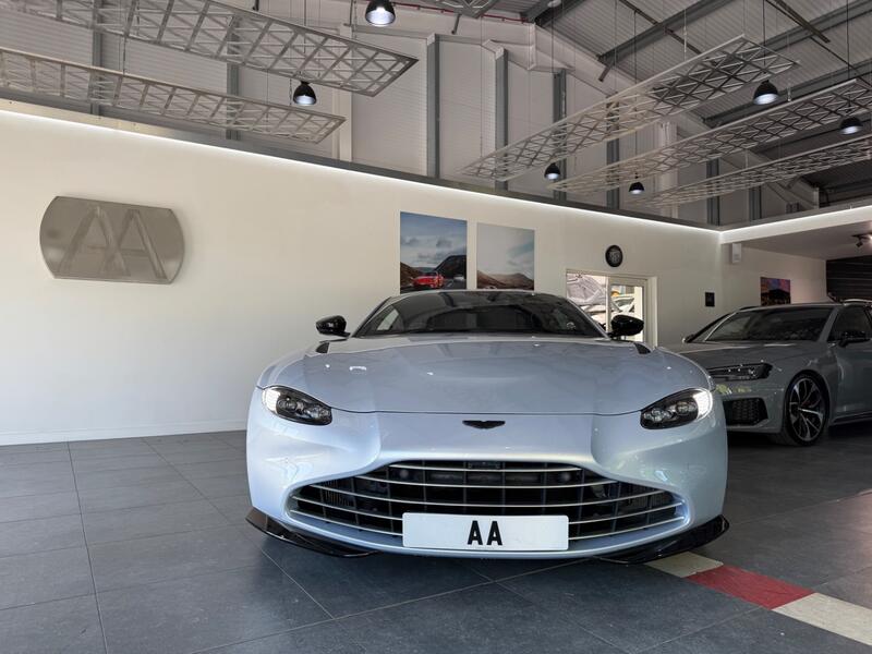 ASTON MARTIN VANTAGE
