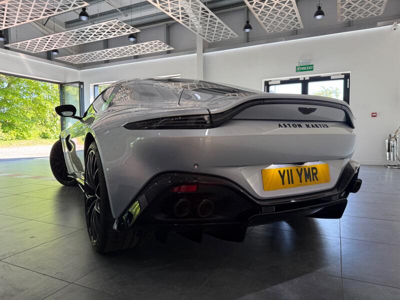 ASTON MARTIN VANTAGE