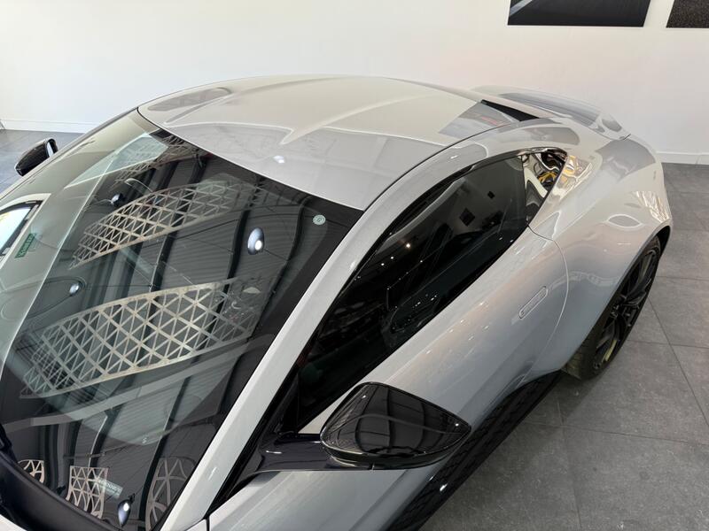 ASTON MARTIN VANTAGE