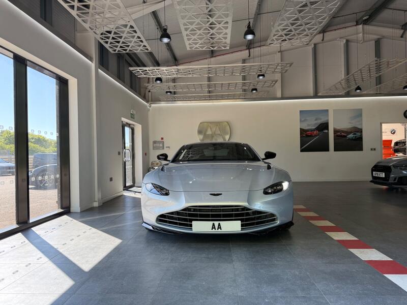 ASTON MARTIN VANTAGE