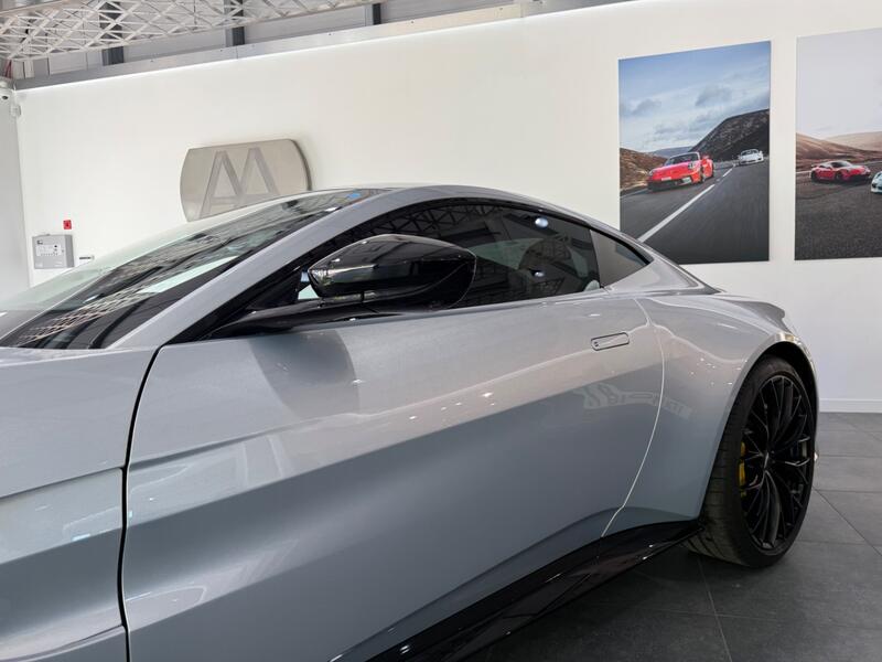 ASTON MARTIN VANTAGE