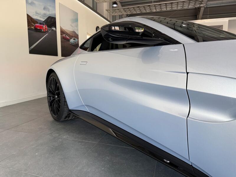 ASTON MARTIN VANTAGE