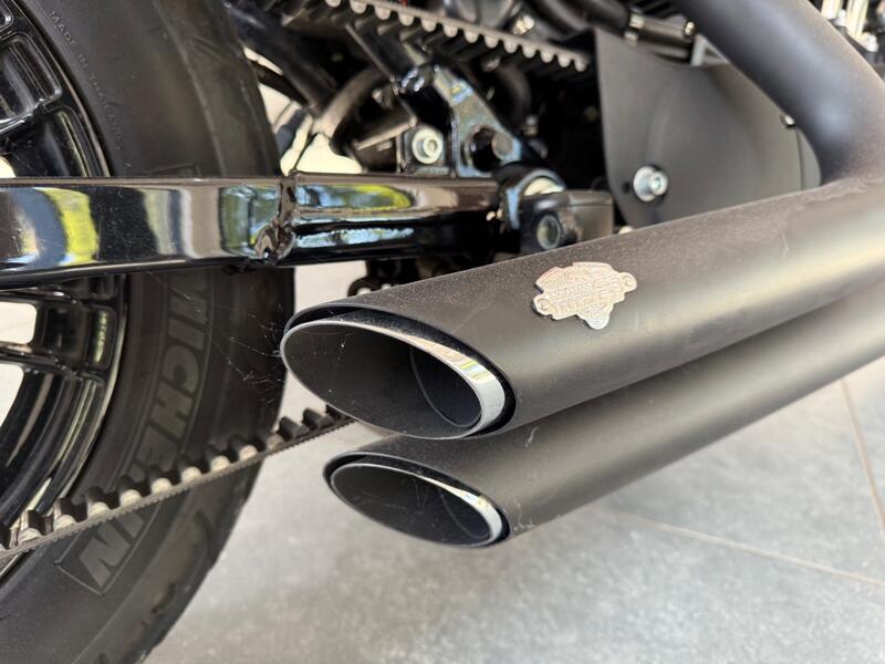 HARLEY-DAVIDSON Sportster