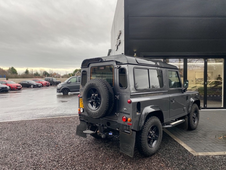 LAND ROVER DEFENDER