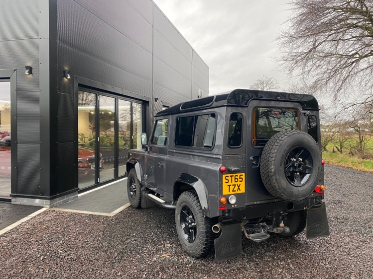 LAND ROVER DEFENDER