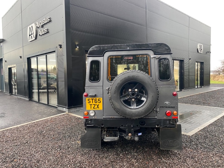 LAND ROVER DEFENDER