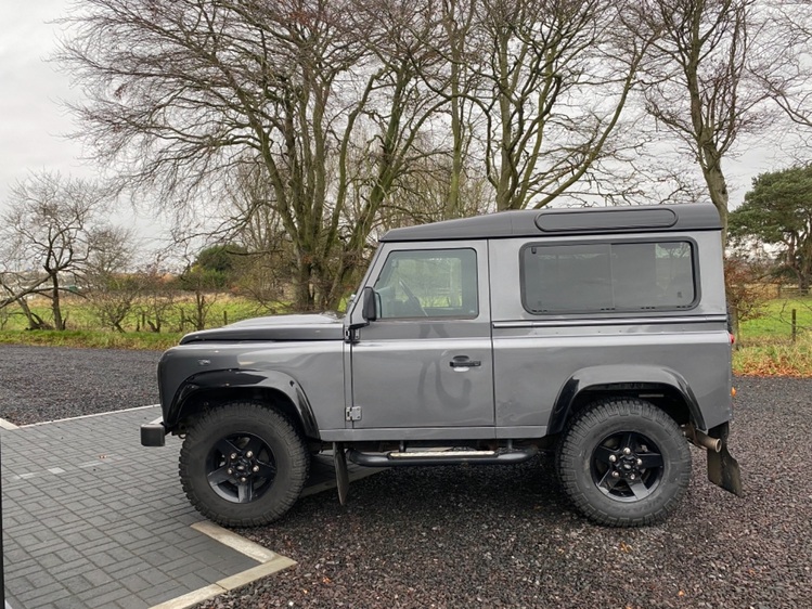 LAND ROVER DEFENDER