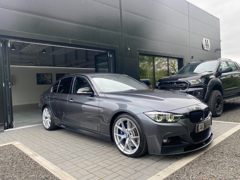 BMW 3 SERIES